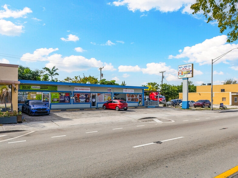 Primary Photo Of 6246-6252 Pembroke Rd, Miramar Storefront For Sale
