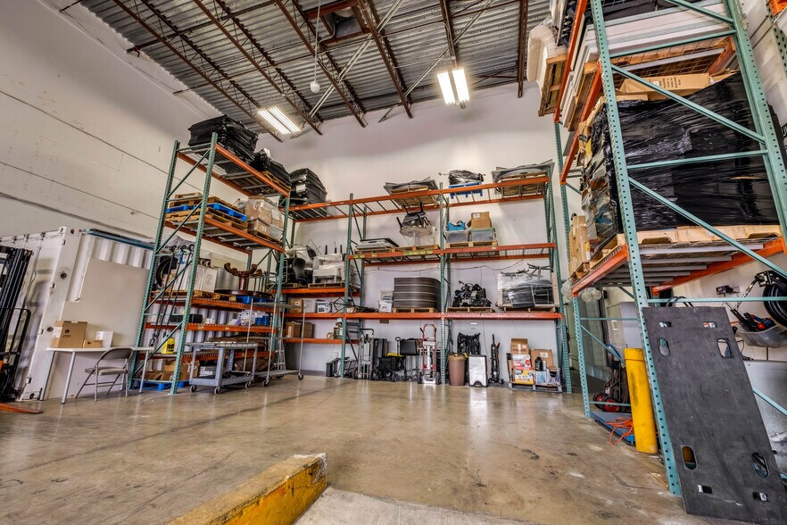 More Photos Of 7620 NW 25th St, Miami Distribution For Sale