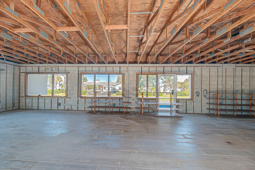 More Photos Of 6101 Estero Blvd, Fort Myers Restaurant For Sale