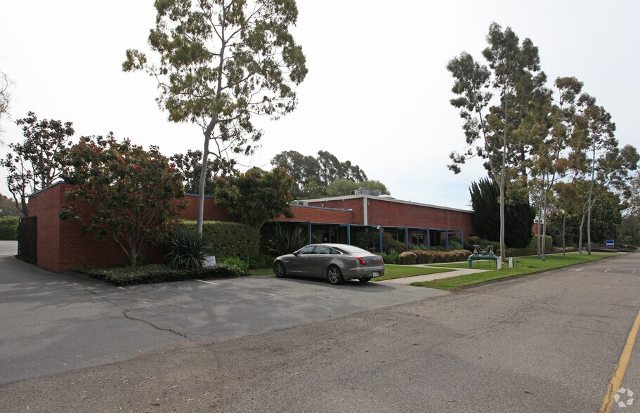 More Photos Of 440 Rutherford St, Goleta Warehouse For Lease