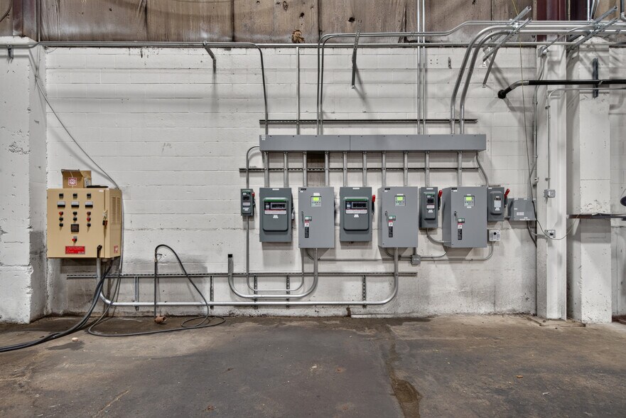 More Photos Of 120 Mill St, Springport Manufacturing For Sale