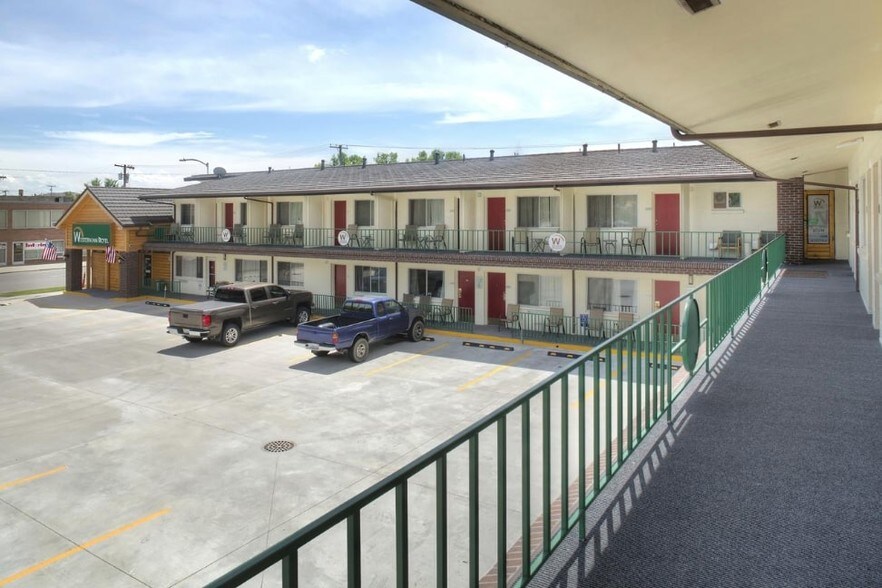 More Photos Of 3311 2nd Ave N, Billings Hotel For Sale