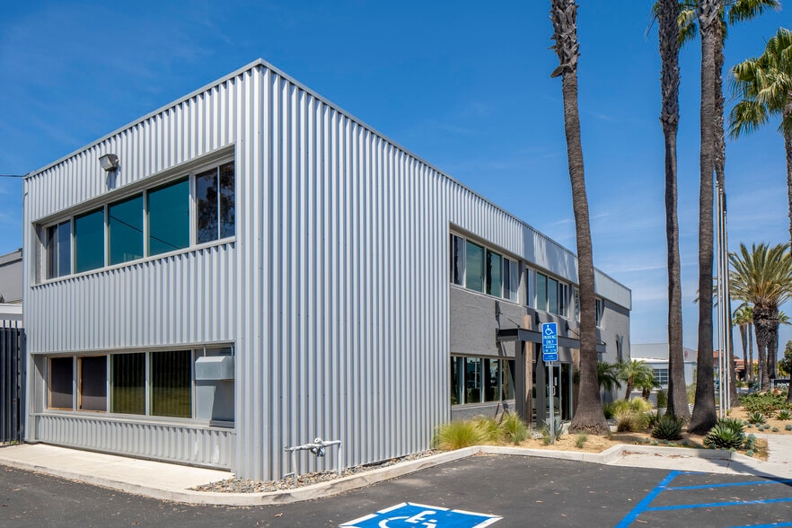 More Photos Of 1945 Placentia Ave, Costa Mesa Light Manufacturing For Lease