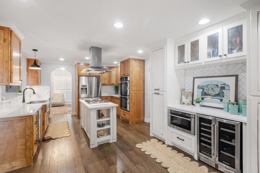 More Photos Of 608 W Morse St, Fredericksburg Specialty For Sale