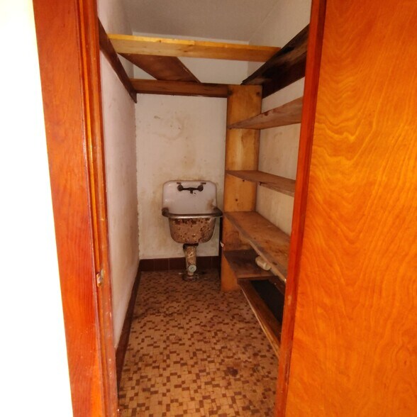 More Photos Of 102 Market St, Timmonsville Medical For Sale