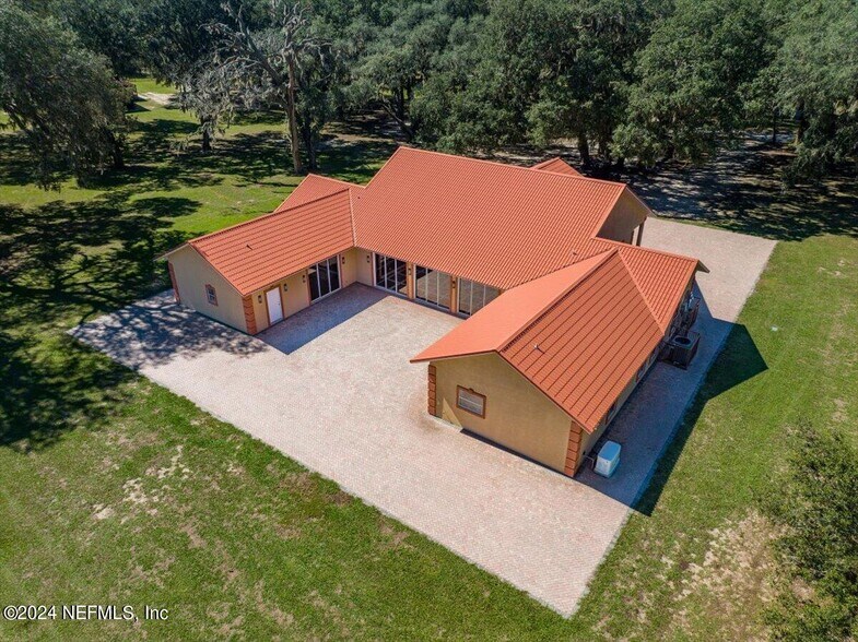 More Photos Of 258 Bostwick Cemetery Rd, Palatka Lodge Meeting Hall For Sale