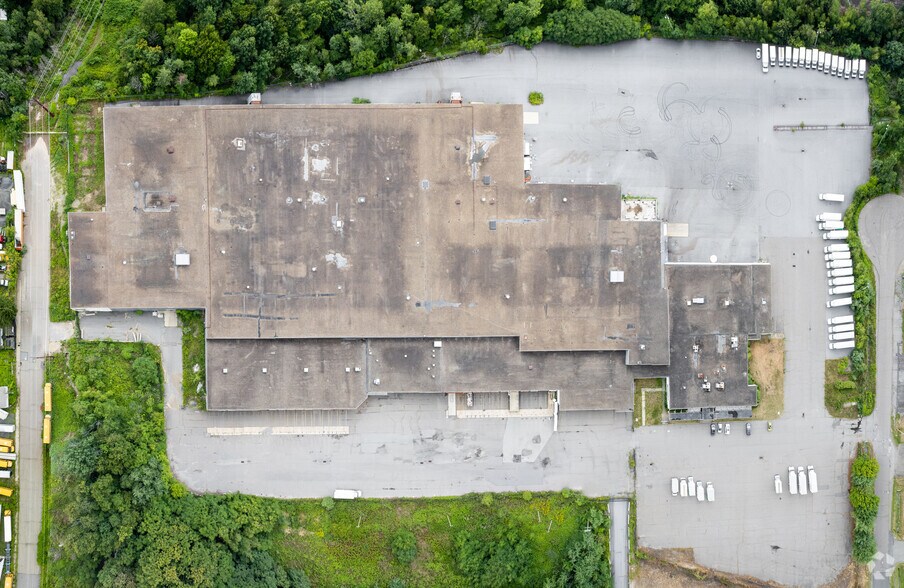 More Photos Of 1000 N South Rd, Scranton Warehouse For Lease