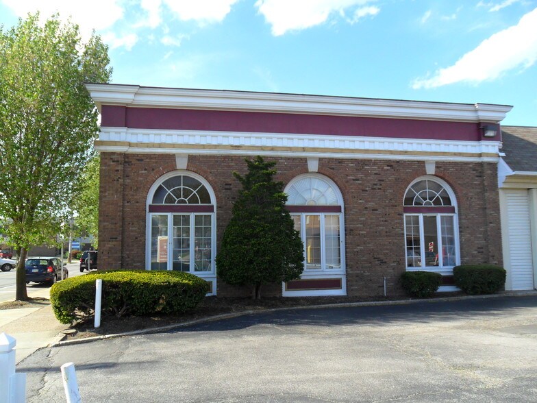 Primary Photo Of 70 N Saint Clair St, Painesville Office For Lease