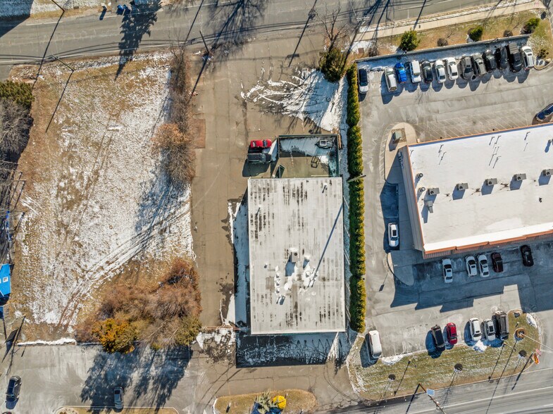 More Photos Of 2086 US Highway 130, North Brunswick Showroom For Lease