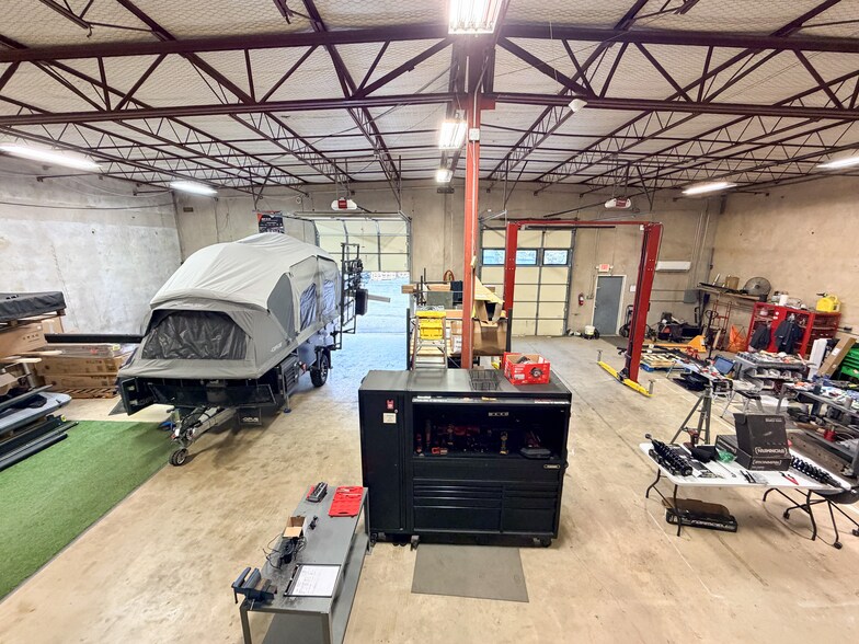 More Photos Of 16135 College Oak Dr, San Antonio Research And Development For Sale