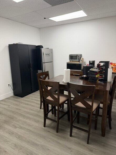More Photos Of 2560 N Powerline Rd, Pompano Beach Showroom For Lease