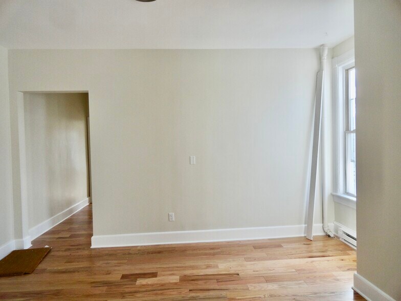 More Photos Of 82 Water St, Torrington Apartments For Lease