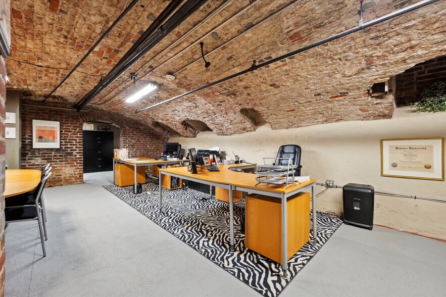 More Photos Of 136-138 N 2nd St, Philadelphia Apartments For Sale