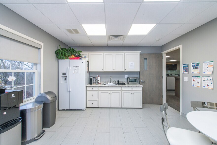 More Photos Of 14 Countryside Ln, Ringwood Medical For Sale