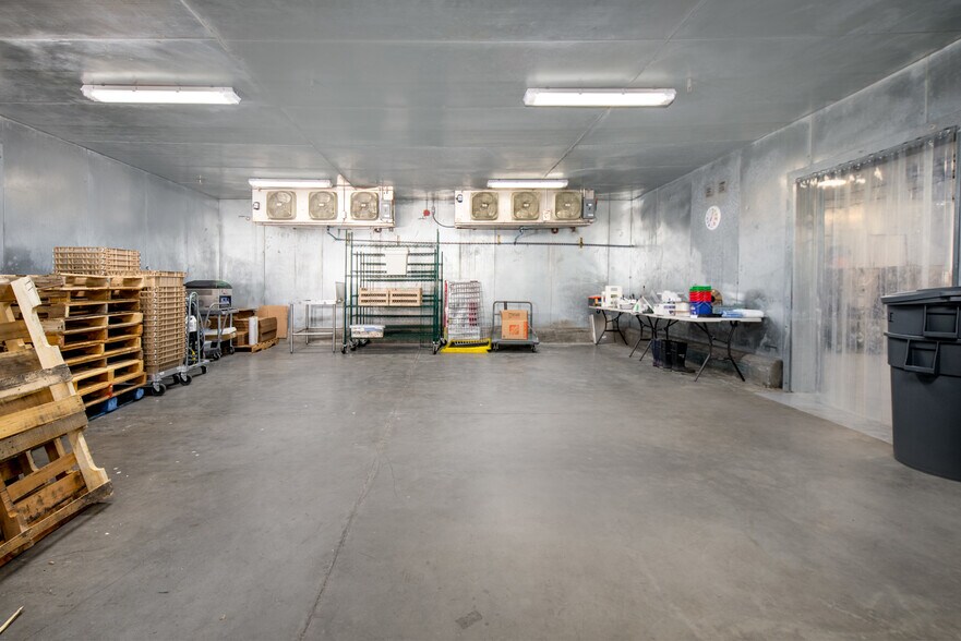 More Photos Of 810 Whispering Pines Ln, Grass Valley Refrigeration Cold Storage For Sale