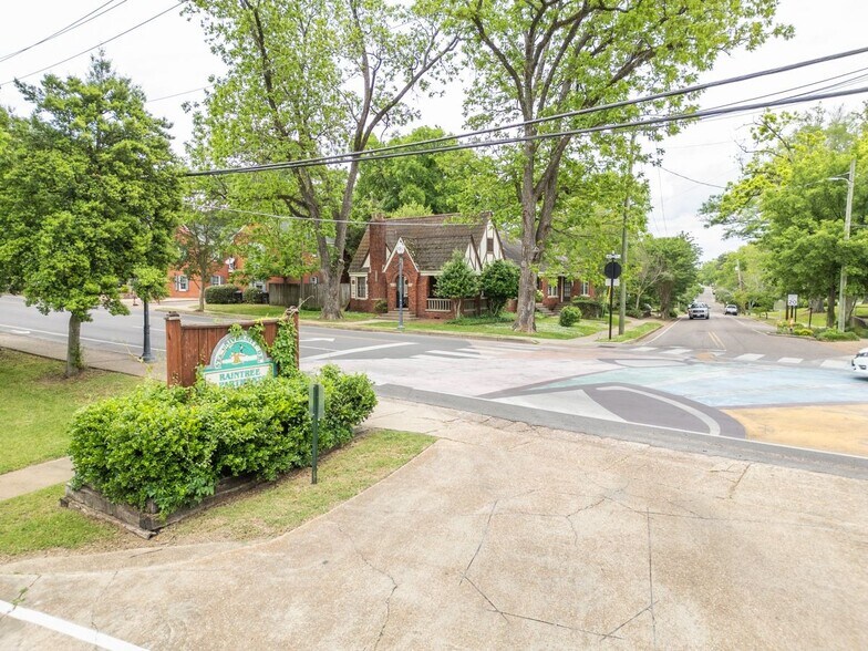 More Photos Of 522 & 524 University Dr, Starkville Apartments For Sale