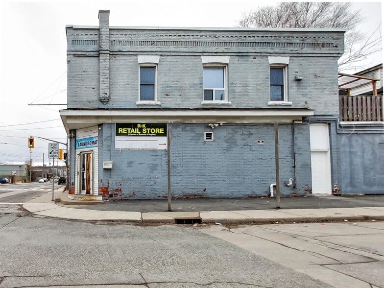 More Photos Of 443 Wentworth St N, Hamilton Storefront Retail Residential For Sale