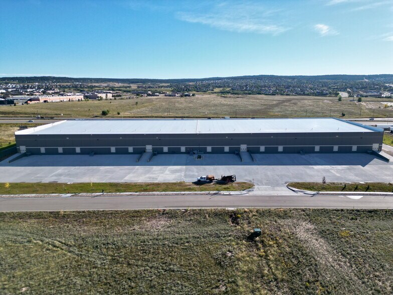 More Photos Of 15707 Terrazzo dr, Colorado Springs Showroom For Lease