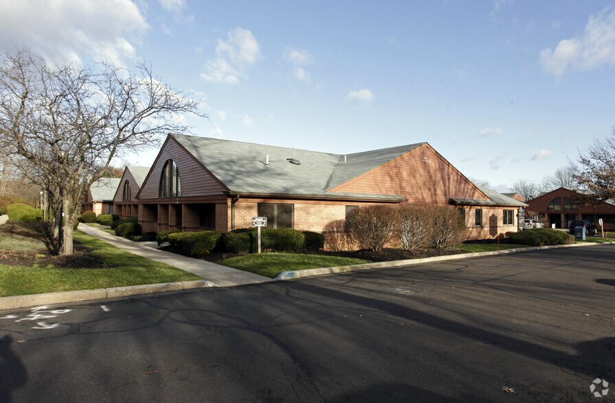 More Photos Of 402 Middletown Blvd, Langhorne Medical For Lease
