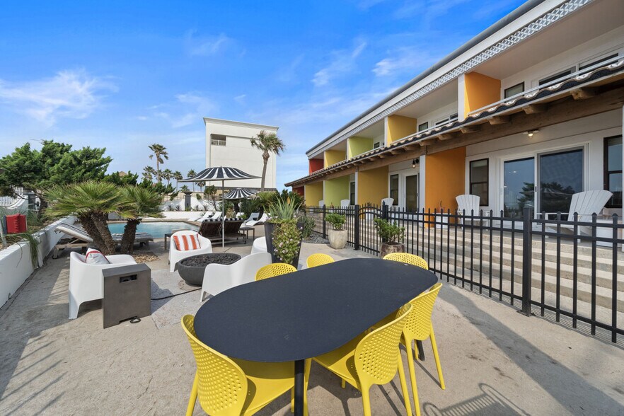 More Photos Of 1628 Seawall Blvd, Galveston Apartments For Sale