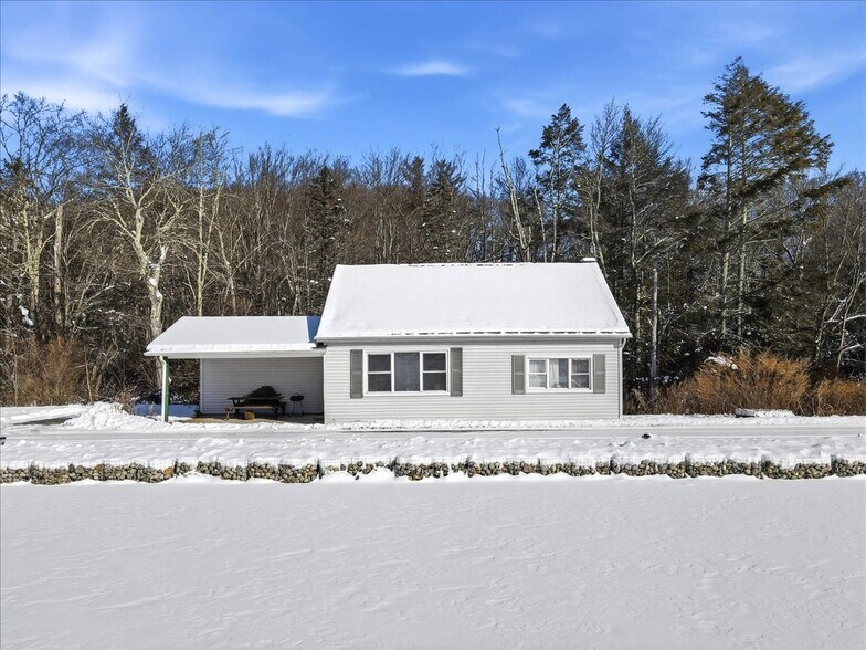 More Photos Of 306 Merwinsburg Rd, Effort Apartments For Sale
