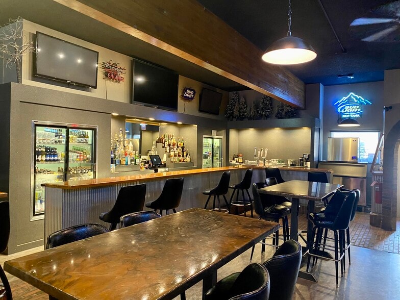 More Photos Of 239 Main St, Shelby Bar For Sale