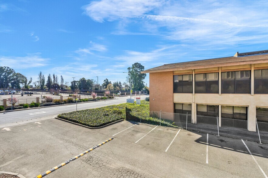 More Photos Of 2089 Vale Rd, San Pablo Office For Sale