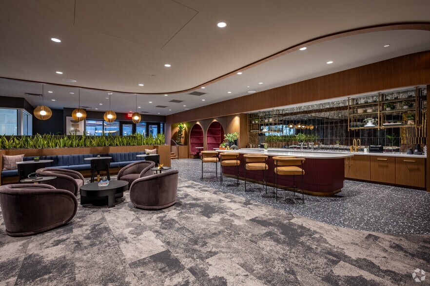 More Photos Of 800 LaSalle Ave, Minneapolis Office For Lease