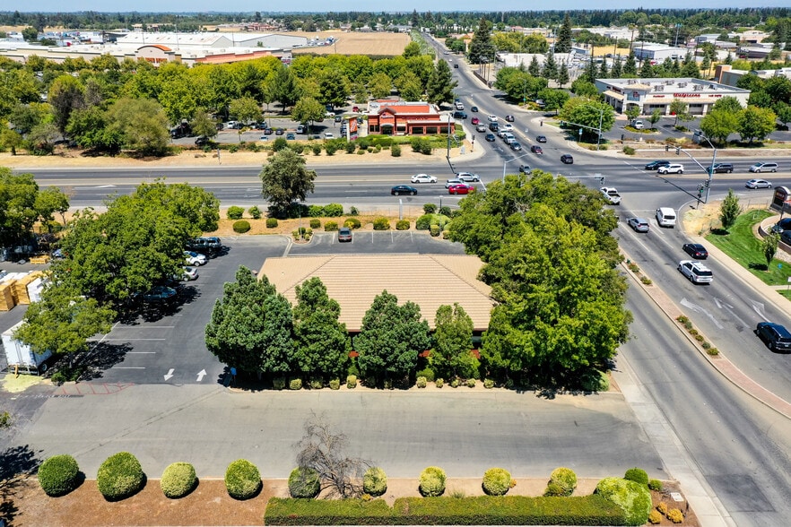 More Photos Of 998 Tharp Rd, Yuba City Bank For Lease