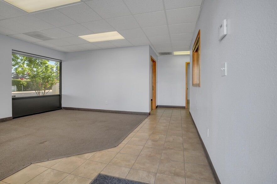 More Photos Of 1275 Venture Ln, Turlock Warehouse For Lease