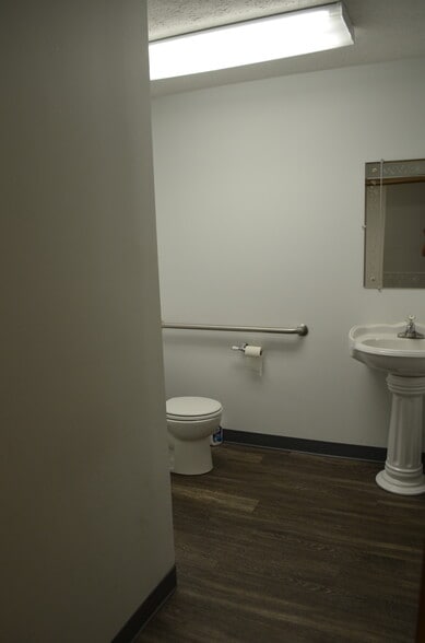 More Photos Of 623 Park Meadow Rd, Westerville Office For Lease