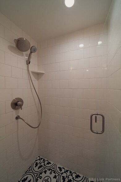 More Photos Of 435 Vernon St, Oakland Specialty For Sale