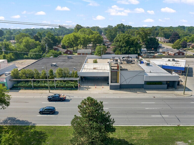 More Photos Of 21413 W 8 Mile Rd, Detroit Sports And Entertainment For Sale