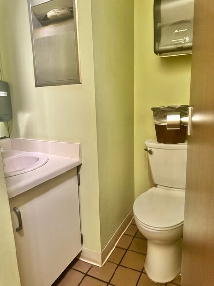 More Photos Of 801 Corpus Christi St, Laredo Medical For Sale