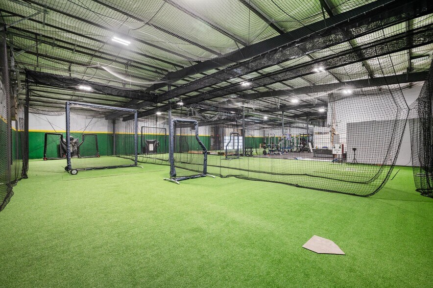 More Photos Of 9043 Marshall Rd, Cranberry Township Manufacturing For Sale