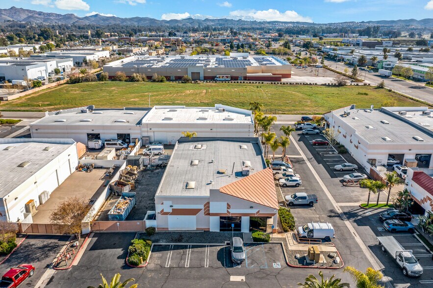 More Photos Of 18345 Pasadena St, Lake Elsinore Manufacturing For Lease