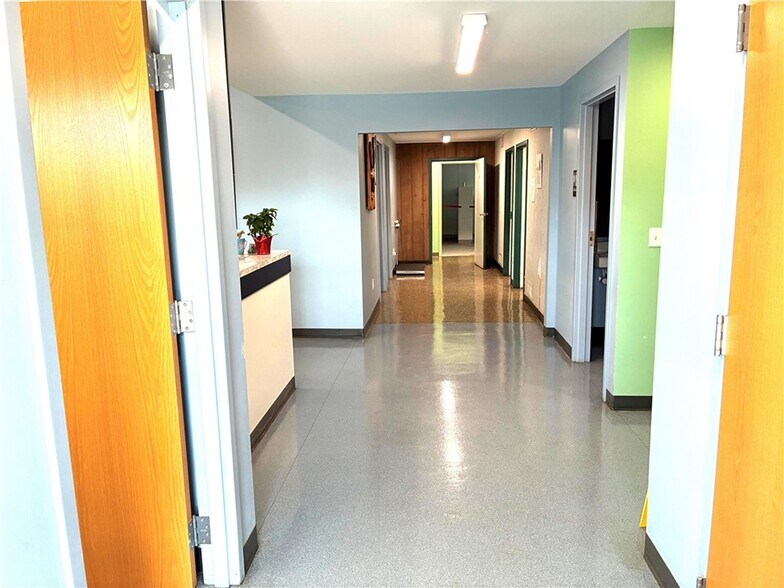 More Photos Of 1055 Denise Rd, Greece Veterinarian Kennel For Sale
