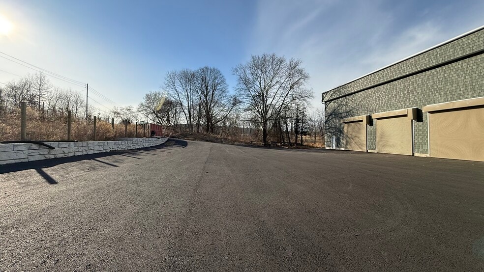 More Photos Of 2651 PA-412, Coopersburg Warehouse For Lease