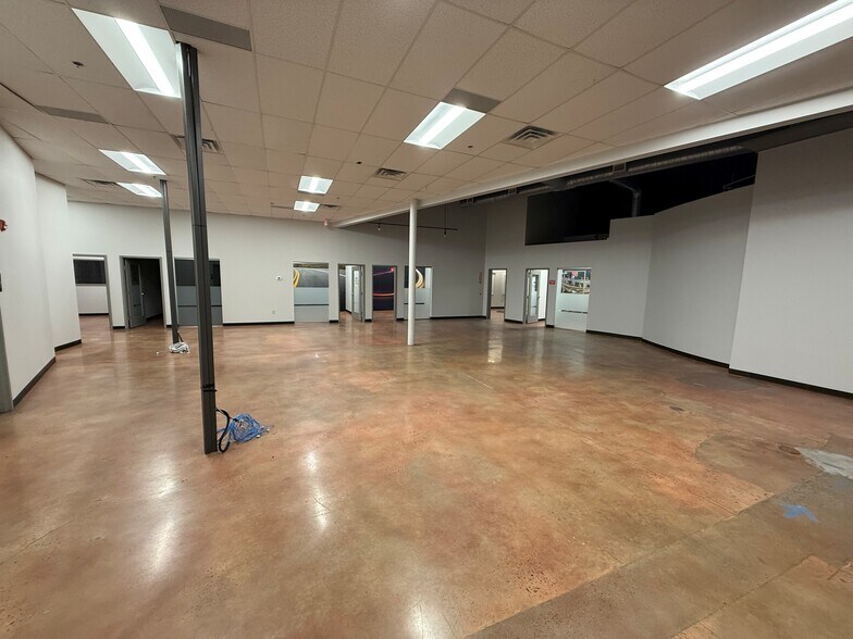 More Photos Of 2279 Defoor Hills Rd NW, Atlanta Warehouse For Lease