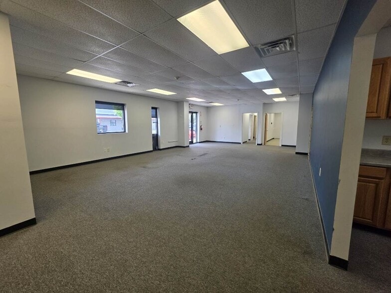 More Photos Of 1030 Elizabeth St, Nicholasville Self Storage For Lease