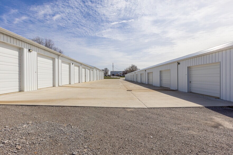 More Photos Of 665 David Ave, Danville Self Storage For Lease