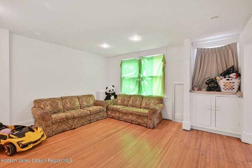 More Photos Of 97 Abeel St, Kingston Storefront Retail Residential For Sale