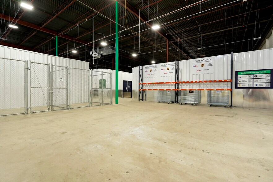 More Photos Of 5150 Colorado Blvd, Denver Self Storage For Lease
