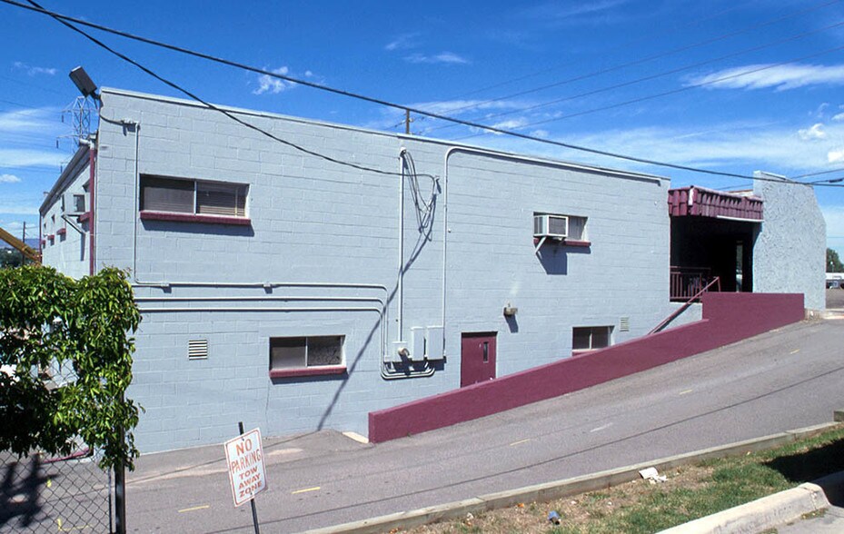 More Photos Of 2000 W Union Ave, Englewood Flex For Lease