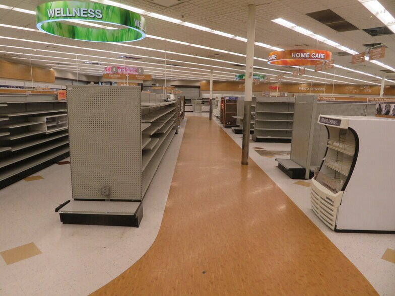 More Photos Of 1425 S H St, Bakersfield Freestanding For Sale