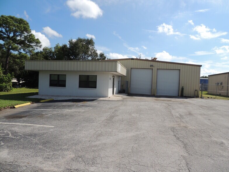 More Photos Of 2311 Whitfield Industrial Way, Sarasota Warehouse For Sale