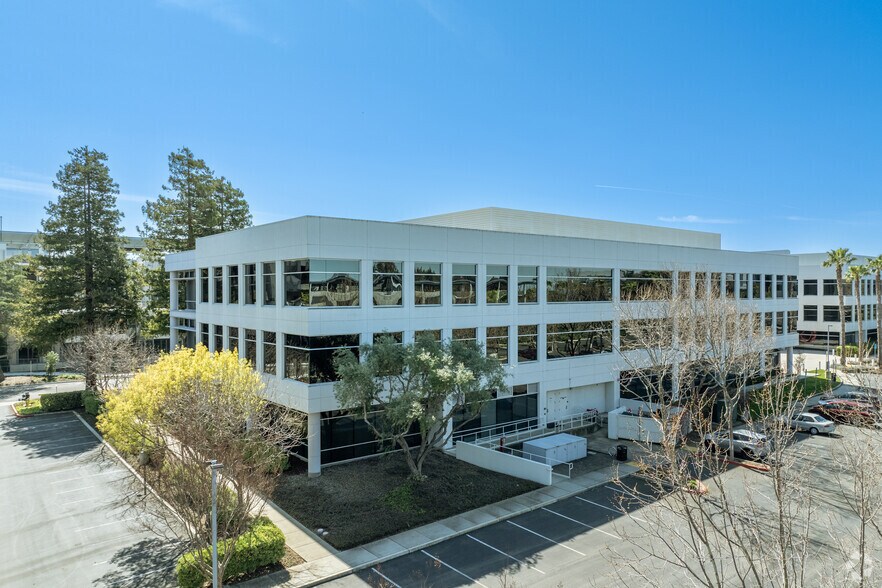 More Photos Of 1376 Bordeaux Dr, Sunnyvale Office For Lease