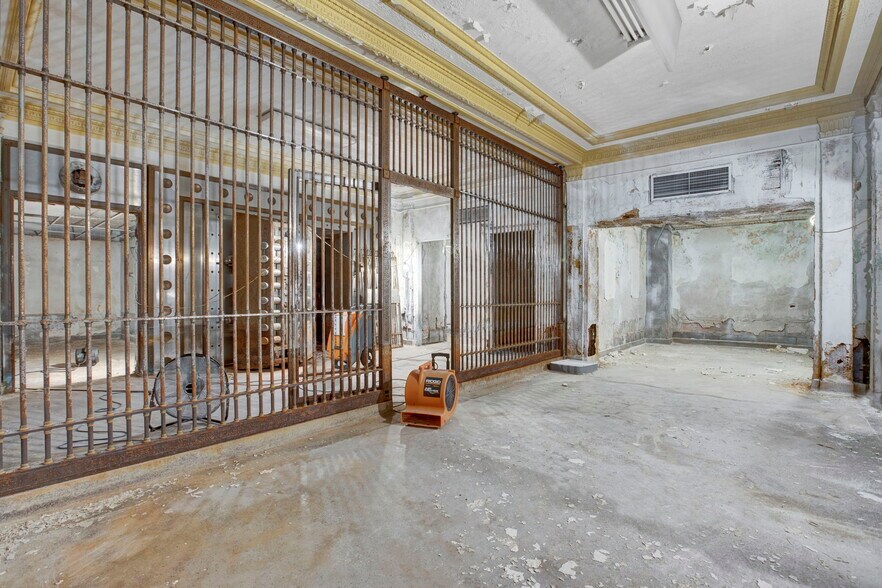 More Photos Of 2201-03 Broadway, East Chicago Freestanding For Sale