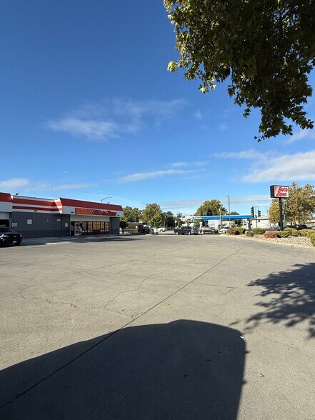 More Photos Of 420 9th St, Marysville Freestanding For Sale