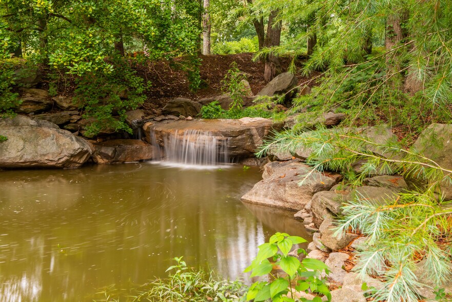 More Photos Of 565 Owens Gin Rd NE, Calhoun Lodge Meeting Hall For Sale